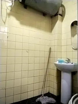 Snapshot of Polygamist chatting on February 23, 2026, 5:09 am Polygamist online show from February 23, 2026, 5:09 am