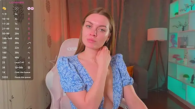 Snapshot of Lovella_Lips chatting on April 23, 2026, 12:29 pm Lovella Lips online show from April 23, 2026, 12:29 pm