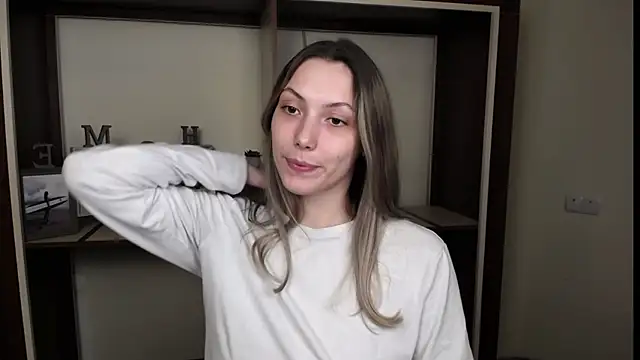 Snapshot of VanessaMay_ chatting on March 1, 2026, 6:19 pm VanessaMay online show from March 1, 2026, 6:19 pm