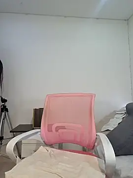 Snapshot of Anal_Luucia chatting on May 1, 2026, 12:54 pm Anal Luucia online show from May 1, 2026, 12:54 pm