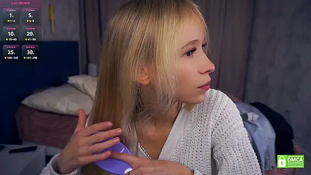 Snapshot of LynetBurby chatting on October 2, 2025, 3:37 pm LynetBurby online show from October 2, 2025, 3:37 pm