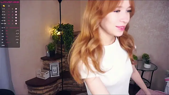 Snapshot of LynetBurby chatting on March 11, 2025, 6:08 am LynetBurby online show from March 11, 2025, 6:08 am