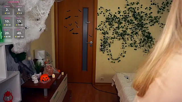 Snapshot of LynetBurby chatting on October 30, 2025, 7:11 pm LynetBurby online show from October 30, 2025, 7:11 pm