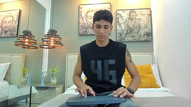 Snapshot of kieran_derek chatting on November 25, 2025, 12:33 am kieran derek online show from November 25, 2025, 12:33 am