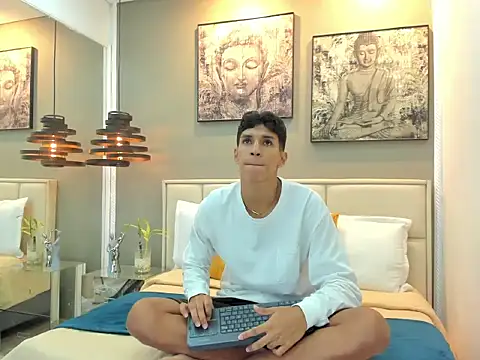 Snapshot of kieran_derek chatting on October 29, 2025, 3:27 am kieran derek online show from October 29, 2025, 3:27 am