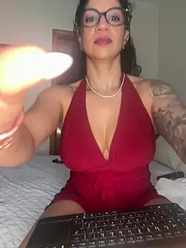 Snapshot of soli-lov chatting on February 14, 2025, 12:57 pm soli-lov online show from February 14, 2025, 12:57 pm