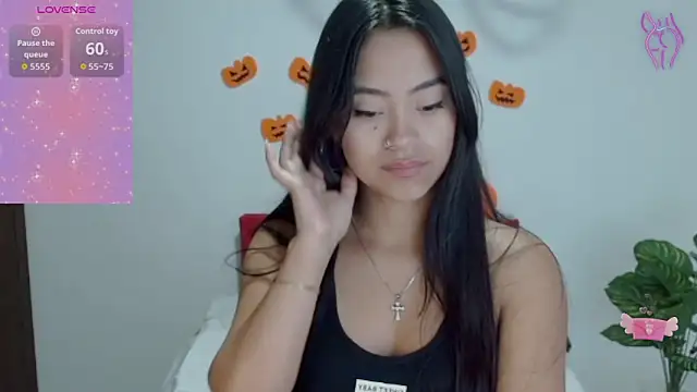 Snapshot of NatalyEscobar_lx chatting on October 8, 2025, 12:39 pm NatalyEscobar lx online show from October 8, 2025, 12:39 pm