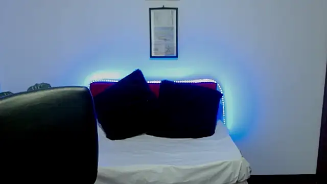 NatalyEscobar lx online show from February 23, 2026, 1:12 pm