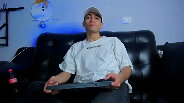 Boysweet boys online show from December 10, 2024, 8:27 pm