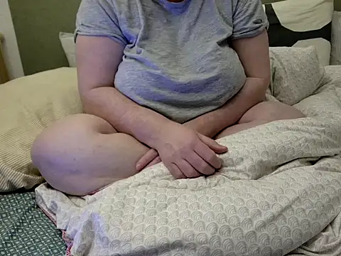 Snapshot of MarthaBriest chatting on February 18, 2026, 2:31 am MarthaBriest online show from February 18, 2026, 2:31 am