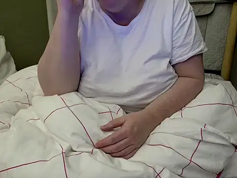 MarthaBriest online show from October 21, 2025, 3:28 am