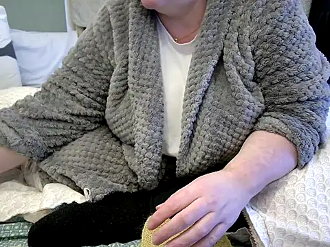 Snapshot of MarthaBriest chatting on February 15, 2026, 7:51 am MarthaBriest online show from February 15, 2026, 7:51 am