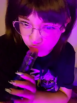 m0ondolly online show from December 23, 2025, 6:45 am