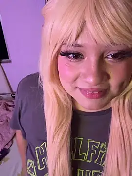 m0ondolly online show from June 18, 2026, 6:23 am