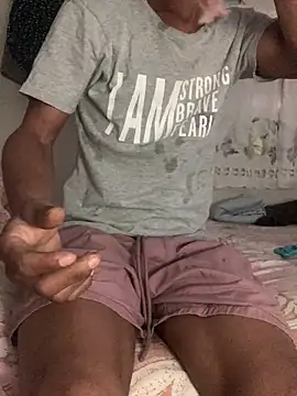 Snapshot of Johnras121 chatting on February 3, 2026, 8:25 pm Johnras121 online show from February 3, 2026, 8:25 pm