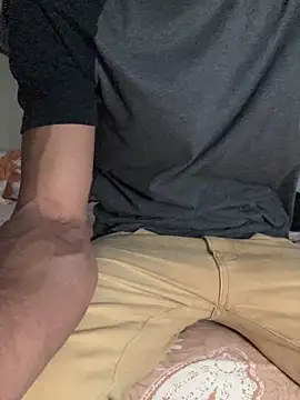 Snapshot of Johnras121 chatting on February 6, 2026, 3:02 am Johnras121 online show from February 6, 2026, 3:02 am