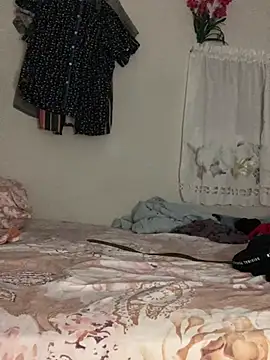 Snapshot of Johnras121 chatting on February 11, 2026, 11:37 pm Johnras121 online show from February 11, 2026, 11:37 pm