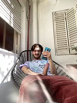 Snapshot of Tomito14 chatting on September 10, 2025, 5:12 pm Tomito14 online show from September 10, 2025, 5:12 pm