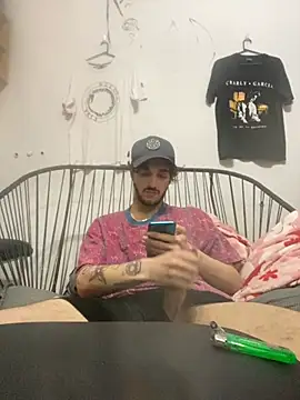 Snapshot of Tomito14 chatting on September 14, 2025, 12:33 am Tomito14 online show from September 14, 2025, 12:33 am