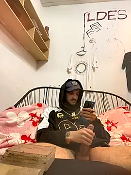 Snapshot of Tomito14 chatting on September 22, 2025, 1:06 pm Tomito14 online show from September 22, 2025, 1:06 pm