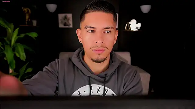 Aaronfox x online show from September 19, 2025, 11:58 am