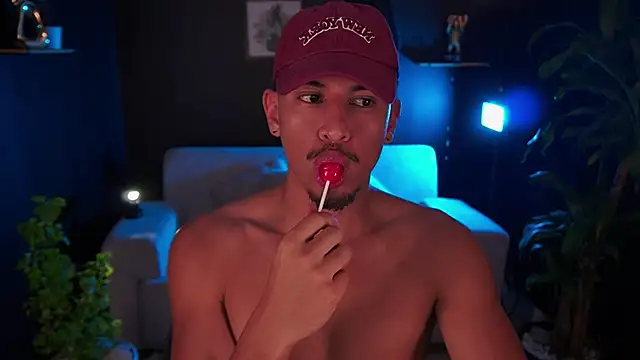 Aaronfox x online show from November 15, 2025, 10:03 pm