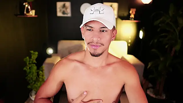 Aaronfox x online show from November 21, 2025, 9:08 am