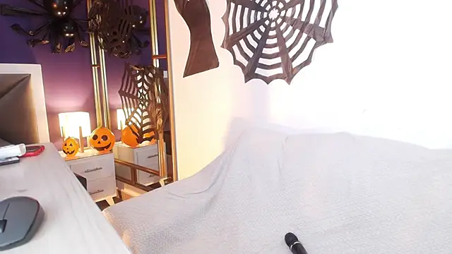 brigiitte rohan online show from October 31, 2025, 12:07 am