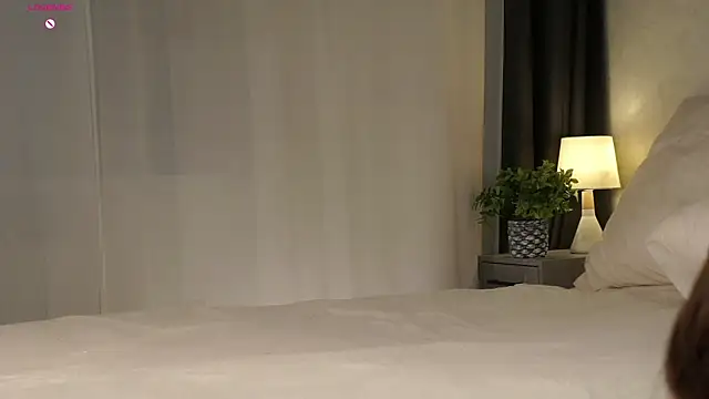 MeghanElson online show from April 8, 2026, 1:01 pm