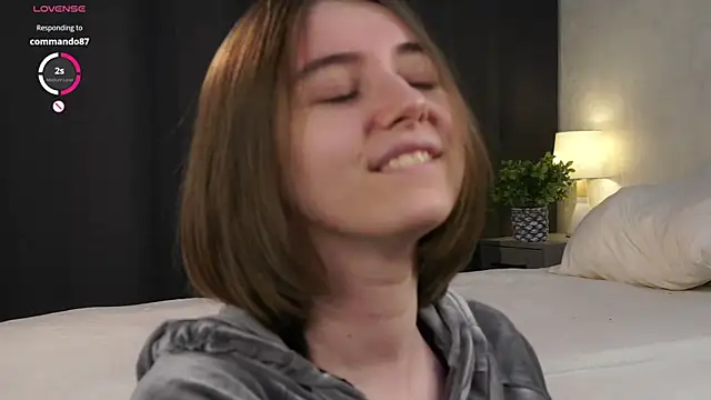 MeghanElson online show from April 12, 2026, 1:03 pm