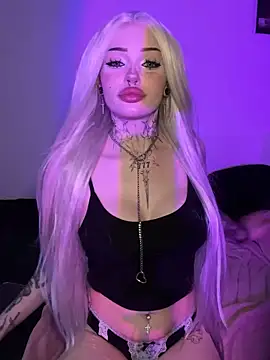 Snapshot of madelinexx chatting on September 9, 2025, 9:52 am madelinexx online show from September 9, 2025, 9:52 am