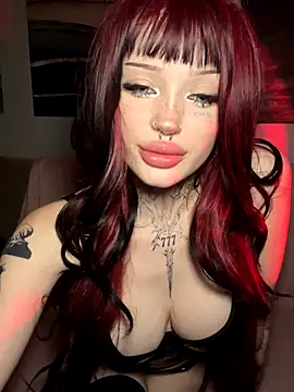 Snapshot of madelinexx chatting on October 28, 2025, 5:45 pm madelinexx online show from October 28, 2025, 5:45 pm