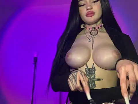 Snapshot of madelinexx chatting on February 25, 2025, 10:31 pm madelinexx online show from February 25, 2025, 10:31 pm