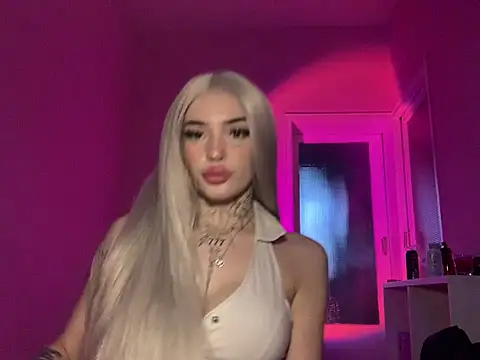 Snapshot of madelinexx chatting on February 16, 2025, 5:04 pm madelinexx online show from February 16, 2025, 5:04 pm