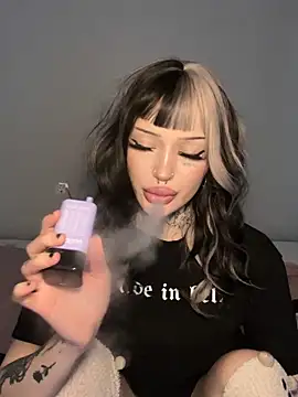 madelinexx online show from November 3, 2025, 11:14 am