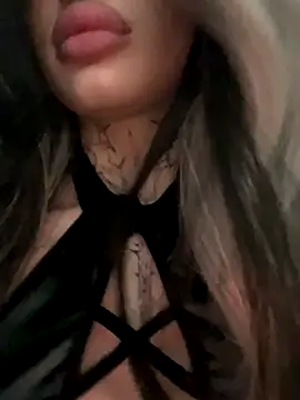 Snapshot of madelinexx chatting on October 25, 2025, 10:03 am madelinexx online show from October 25, 2025, 10:03 am