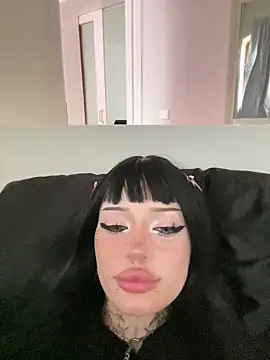 Snapshot of madelinexx chatting on September 15, 2025, 8:26 am madelinexx online show from September 15, 2025, 8:26 am