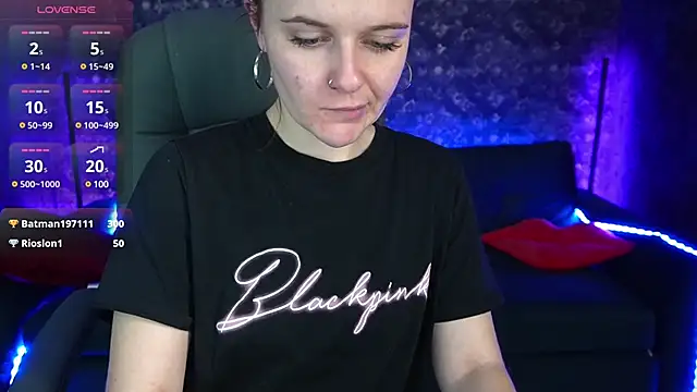 MaribelRiverr  online show from February 25, 2025, 9:42 am