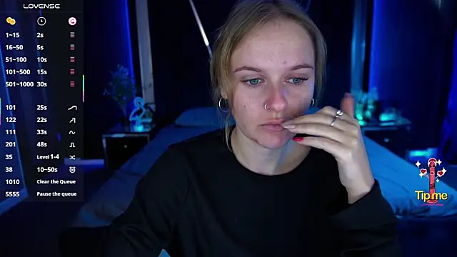 MaribelRiverr  online show from September 16, 2025, 5:52 am