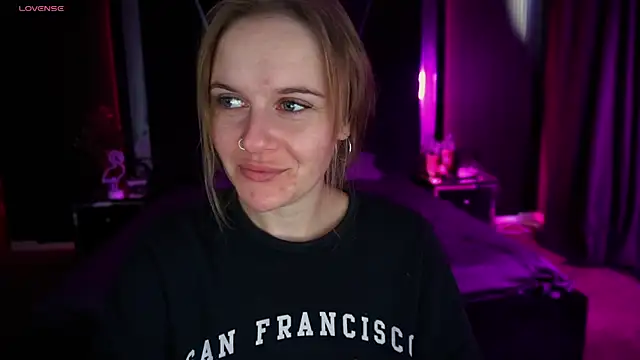 MaribelRiverr  online show from September 12, 2025, 5:40 am