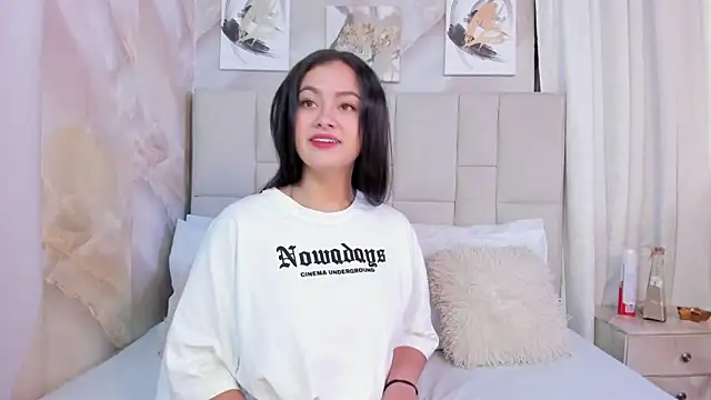 Snapshot of Jaslyn__Smith chatting on February 2, 2026, 4:17 pm Jaslyn Smith online show from February 2, 2026, 4:17 pm