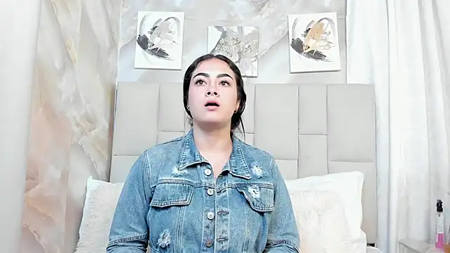 Snapshot of Jaslyn__Smith chatting on September 30, 2025, 4:13 pm Jaslyn Smith online show from September 30, 2025, 4:13 pm