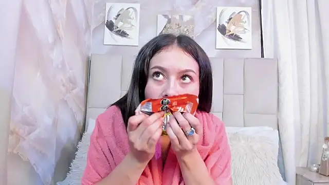 Snapshot of Jaslyn__Smith chatting on February 20, 2026, 5:04 pm Jaslyn Smith online show from February 20, 2026, 5:04 pm