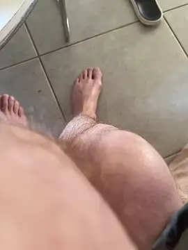 louiv93000 online show from April 30, 2026, 5:58 am