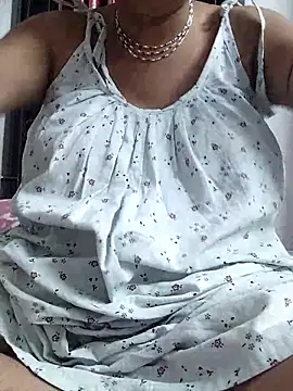 miss-Riy online show from June 8, 2026, 5:35 pm