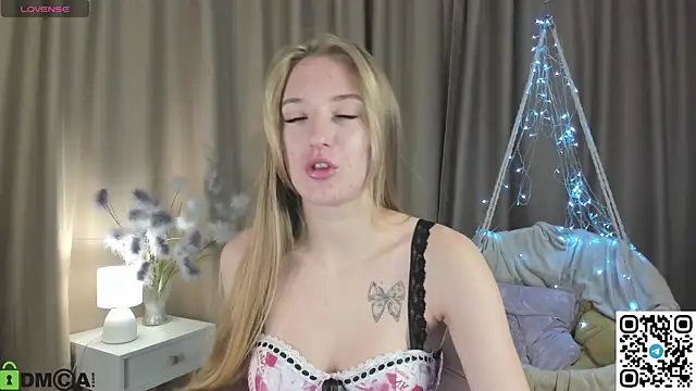 Snapshot of Stacy_River chatting on October 15, 2025, 9:39 am Stacy River online show from October 15, 2025, 9:39 am