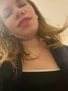 Snapshot of EvaRush chatting on January 21, 2025, 7:17 pm EvaRush online show from January 21, 2025, 7:17 pm