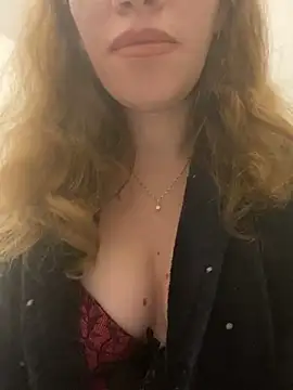 Snapshot of EvaRush chatting on December 6, 2024, 8:12 pm EvaRush online show from December 6, 2024, 8:12 pm