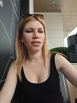 EvaRush online show from May 22, 2026, 1:20 pm