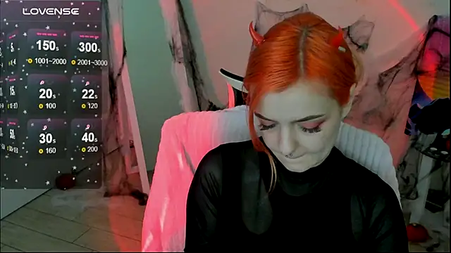 Snapshot of Fire_Bestie chatting on October 31, 2025, 2:13 pm Fire Bestie online show from October 31, 2025, 2:13 pm